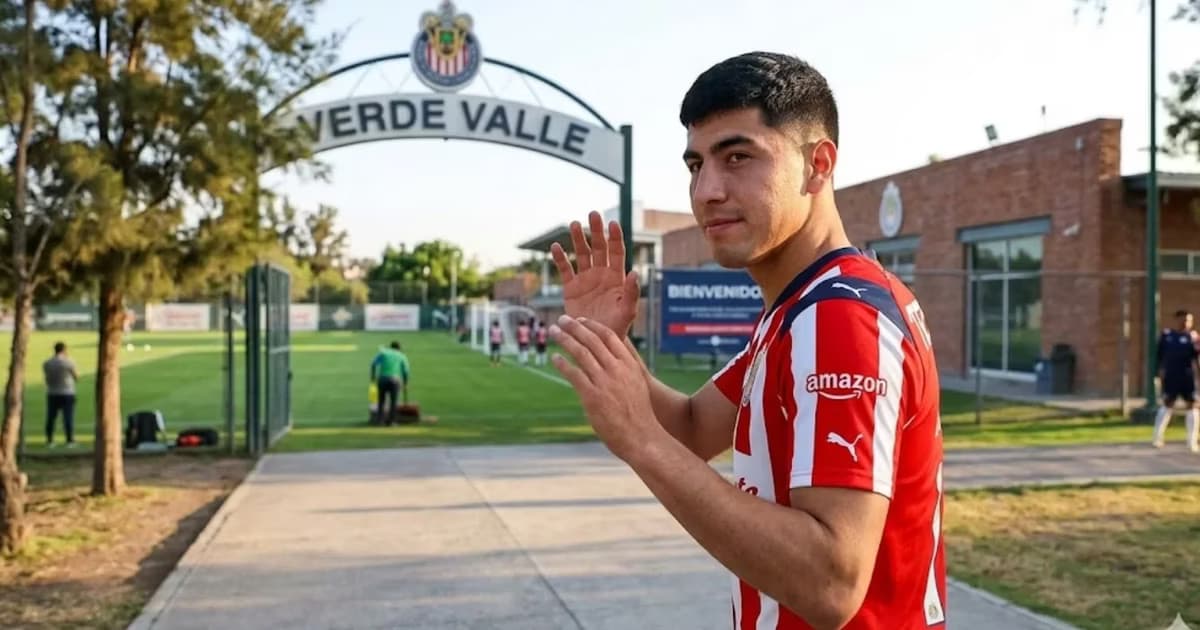 Erick Gutiérrez saldría de Chivas y ya contaría con dos equipos interesados