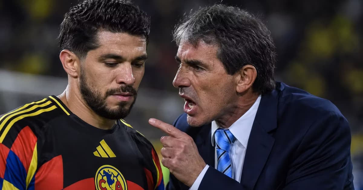 Guillermo Almada se molestó después del penal fallado por Henry Martín.