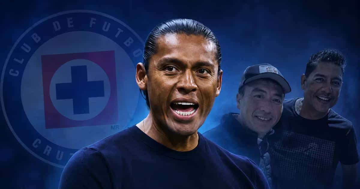 Joel Huiqui y detrás Eder Velázquez y Gilberto Palafox.