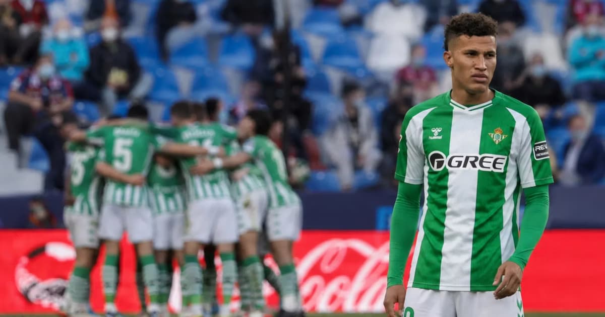Nelson Deossa y sus compañeros festejando.