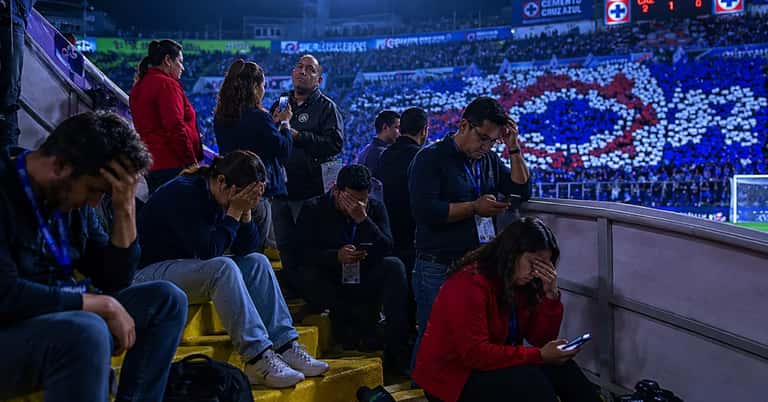 Periodistas denuncian venta de lugares destinados a prensa en la final Cruz Azul vs Pumas