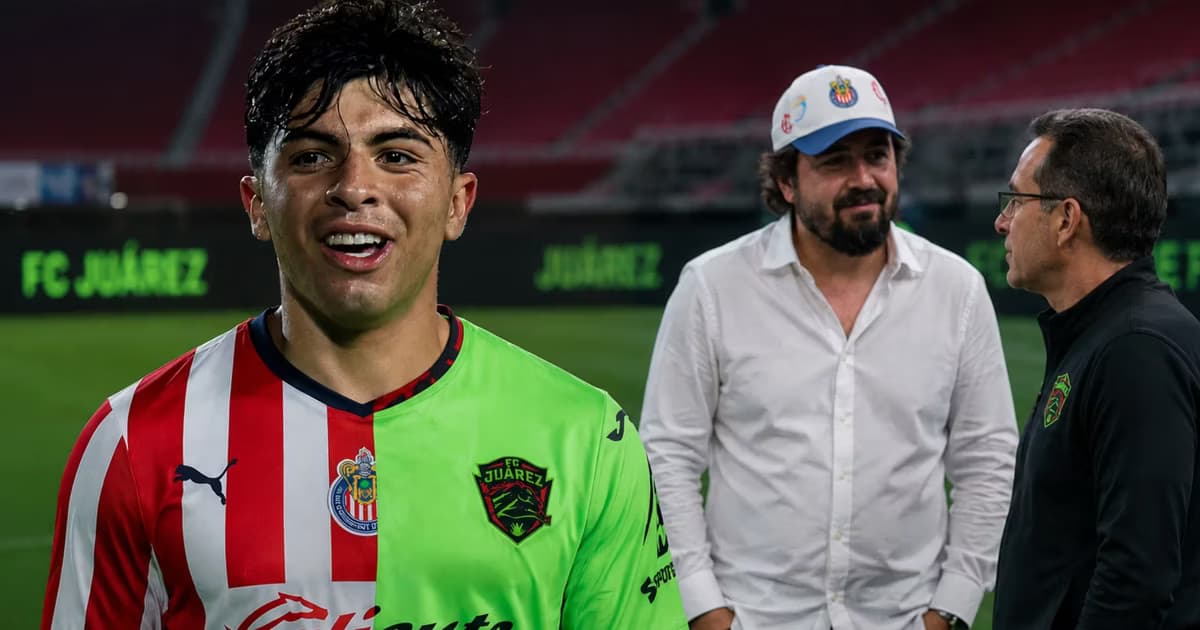 Denzell García y Amaury Vergara detrás.