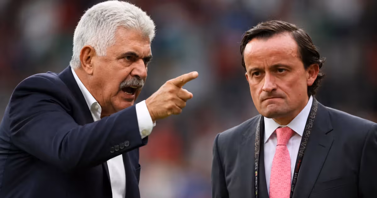Ricardo Ferretti y Mikel Arriola.