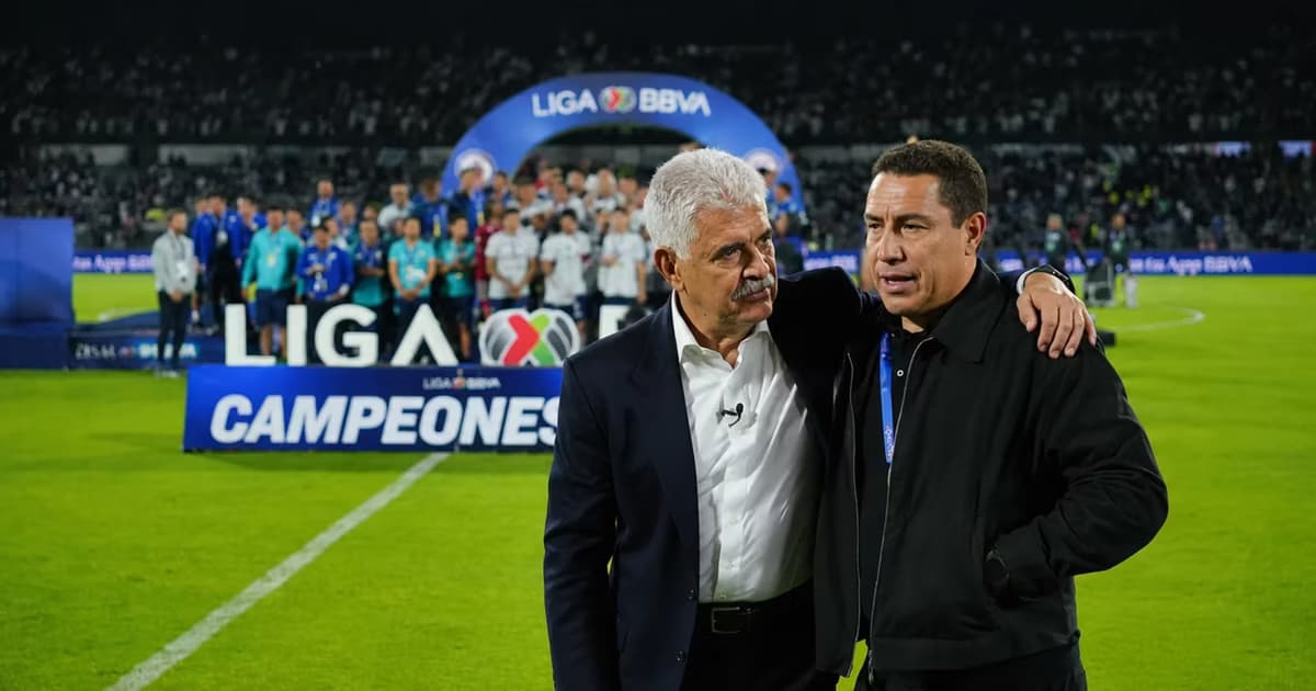 Ricardo Ferretti y Efraín Juárez.
