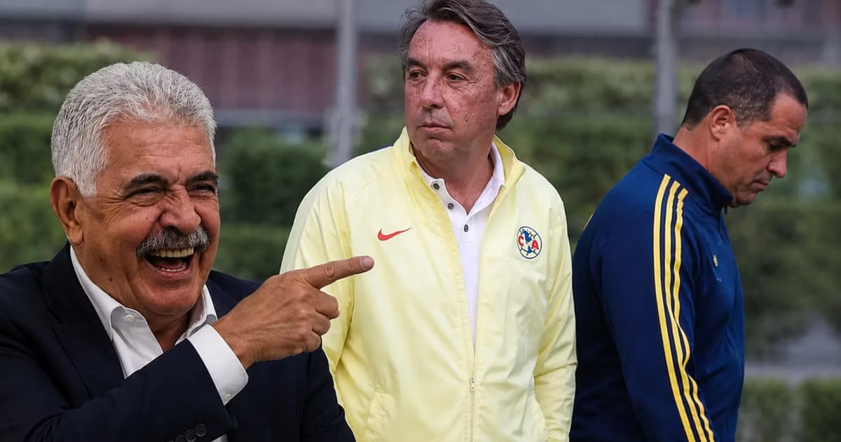Ricardo Ferretti riéndose, Emilio Azcárraga y André Jardine.