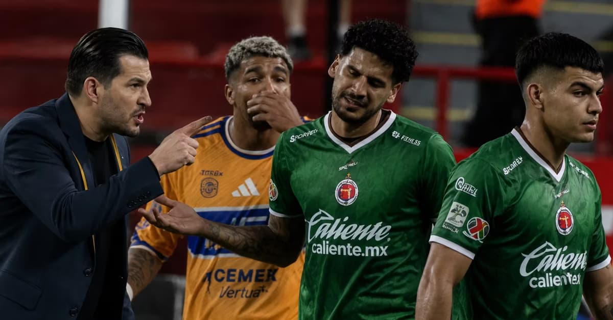 Rodrigo Aguirre fue expulsado por la 'Ley Prestianni' y Jorge Torres Nilo lo criticó