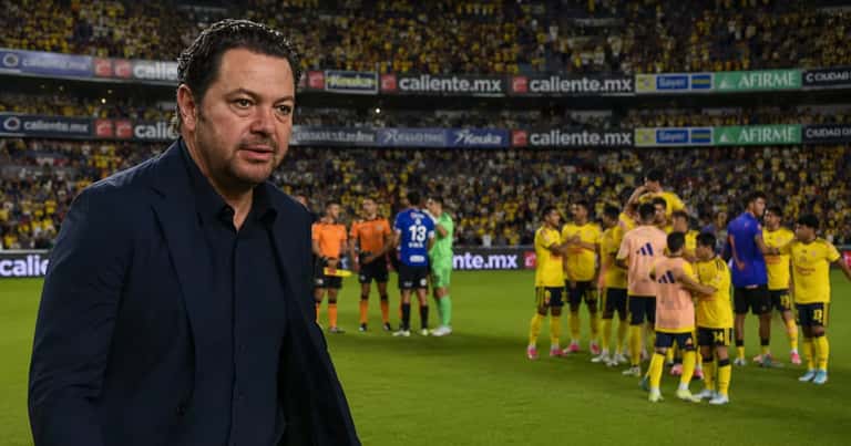 Santiago Baños estuvo presente en el Estadio Corregidora, pero la afición del América no le reclamó