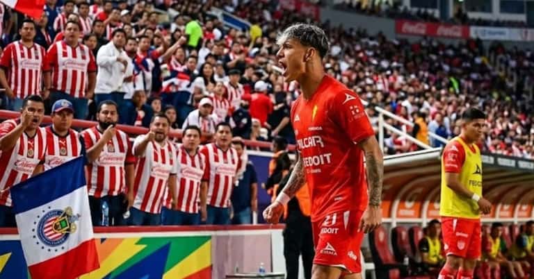 (VIDEO) Chicote Calderón encaró a la afición de Chivas y les manda polémica señal
