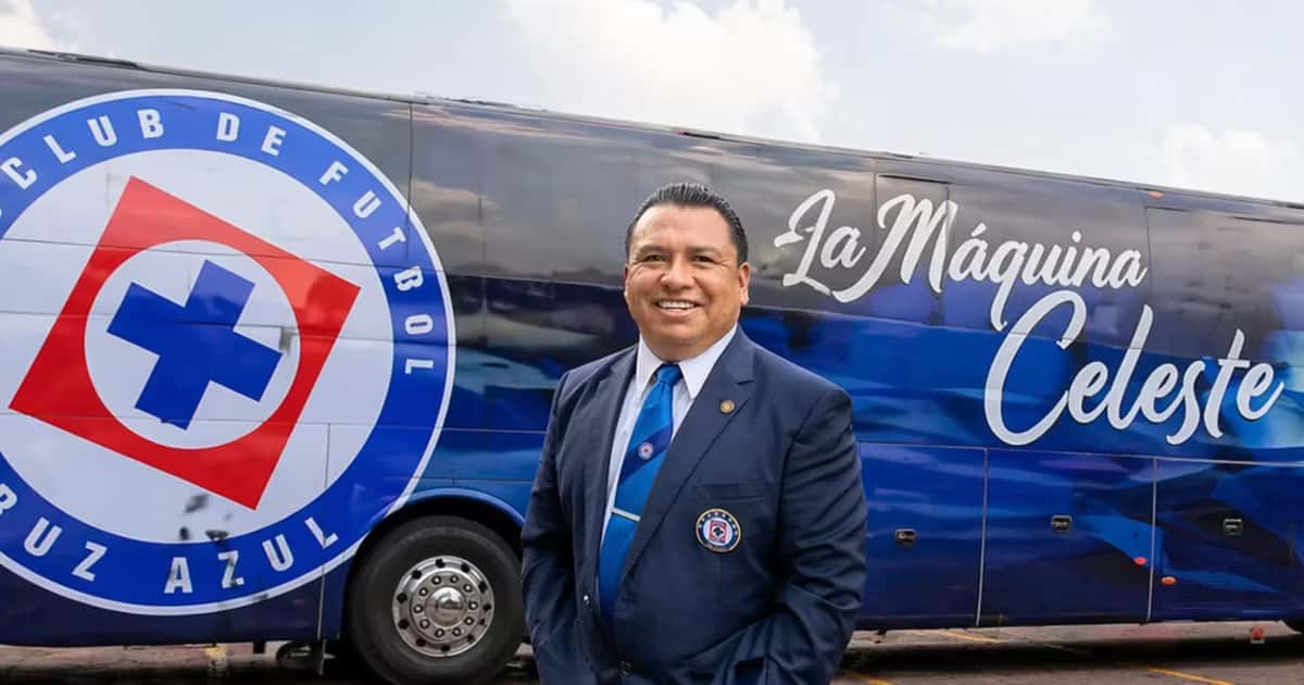 Gabriel Gudiño es el chofer de Cruz Azul y vivió un emotivo momento a las afueras de un entrenamiento.