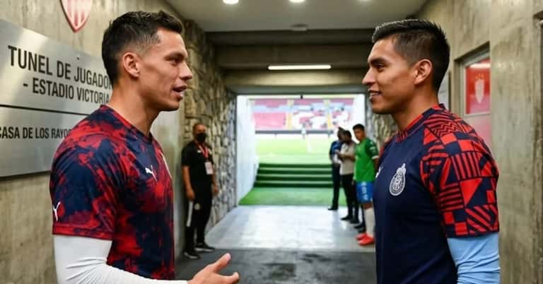 (VIDEO) Lo que no se vio: El gesto de Raúl Rangel con Óscar Whalley previo a su debut con Chivas