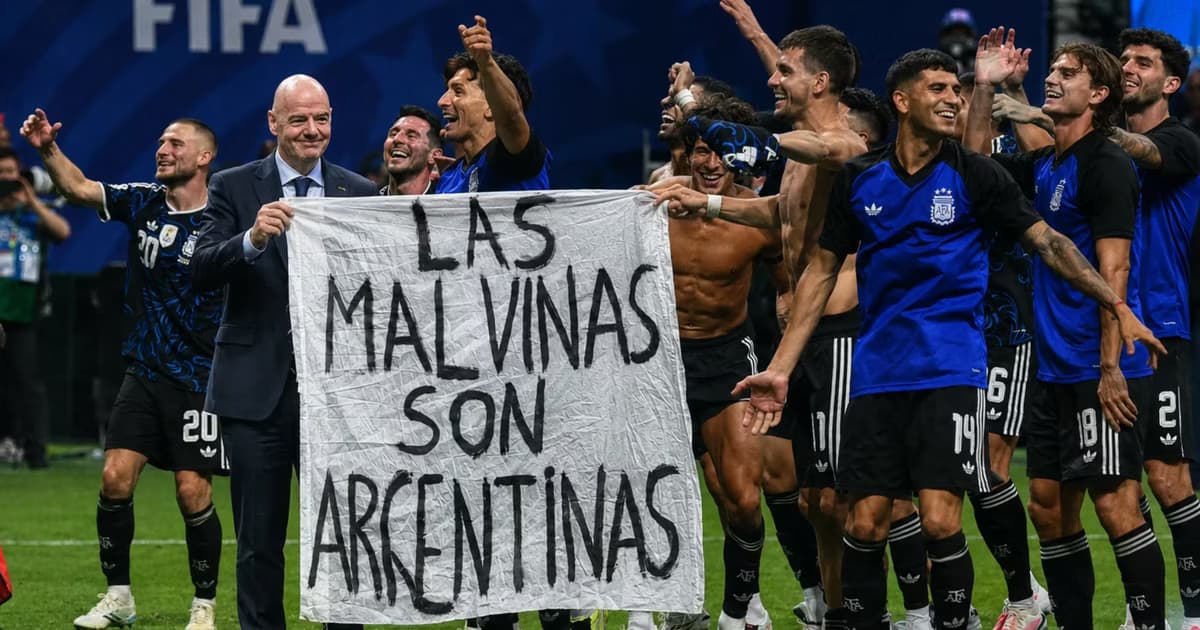 Jugadores de argentina celebrando.