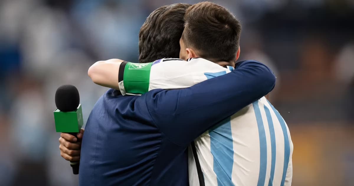 Lionel Messi saludó con afecto a Marc Crosas en pleno Mundial y recordó su conexión con el pasado azulgrana.