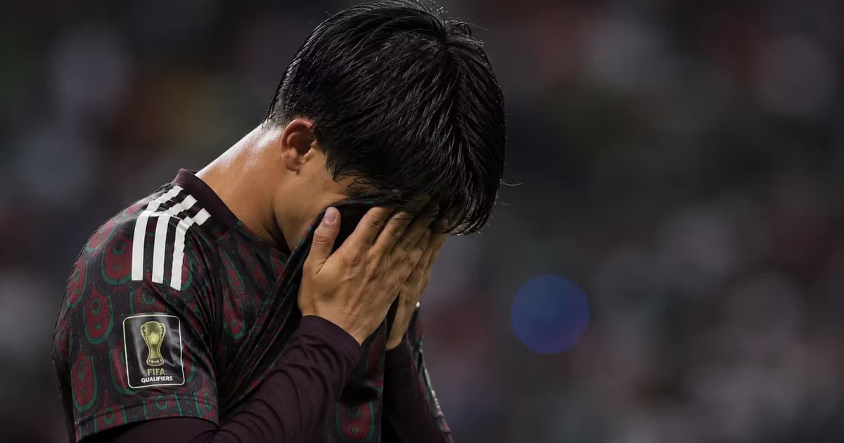 Obed Vargas volvió a emocionarse durante el himno nacional antes del México vs. República Checa.