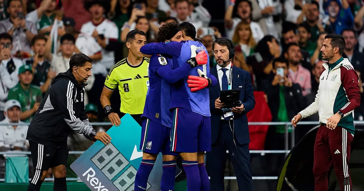 Guillermo Ochoa y Raúl Rangel.