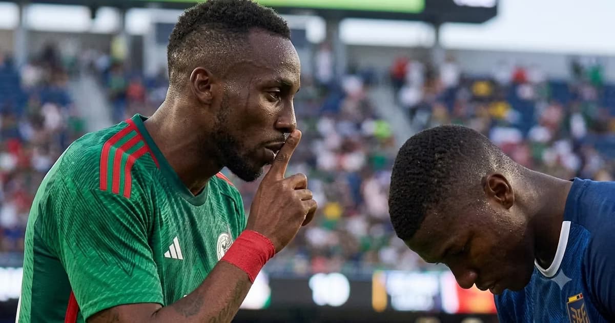 Julián Quiñones mandó a callar a Moisés Caicedo durante el México vs. Ecuador y ahora su nombre suena cerca de Chelsea.