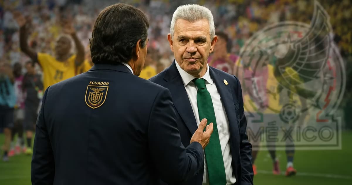 Hombre de espaldas y Javier Aguirre.