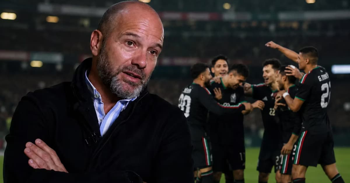 Luis García y jugadores.