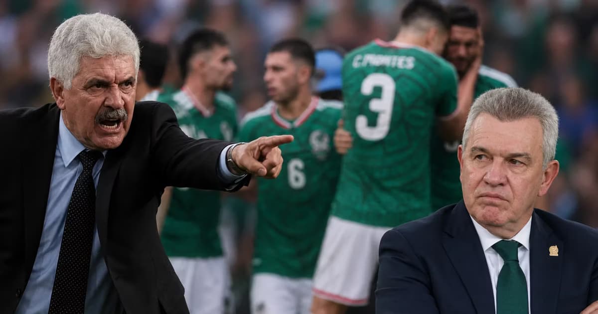 Ricardo Ferretti apuntando a Javier Aguirre.