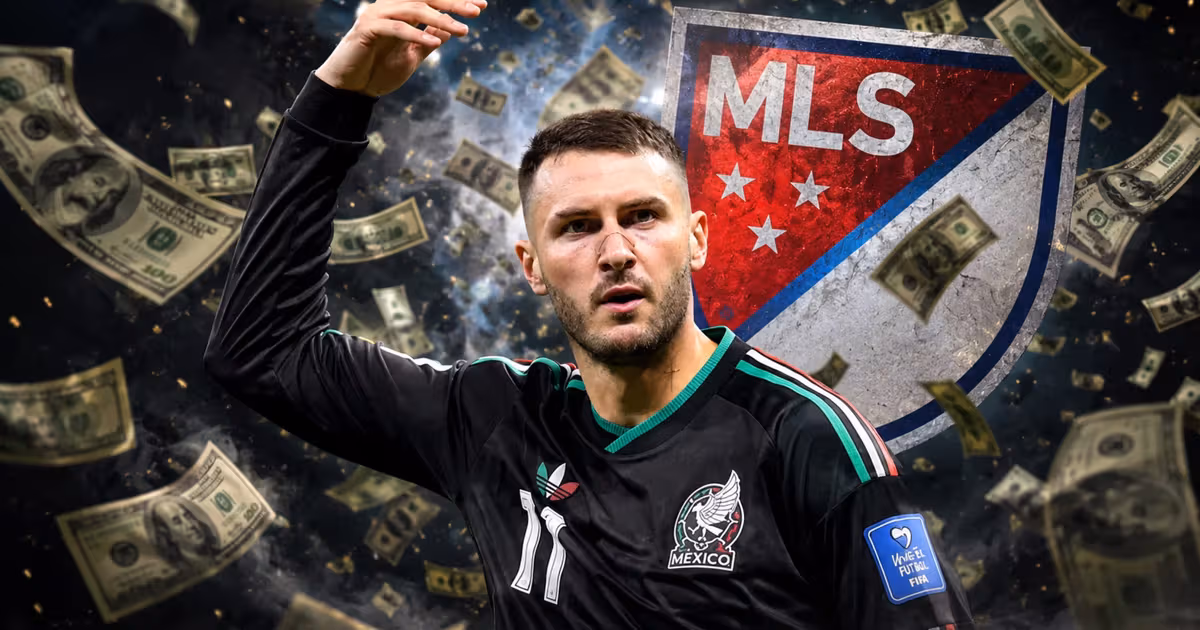 Santiago Giménez podría llegar a la MLS.