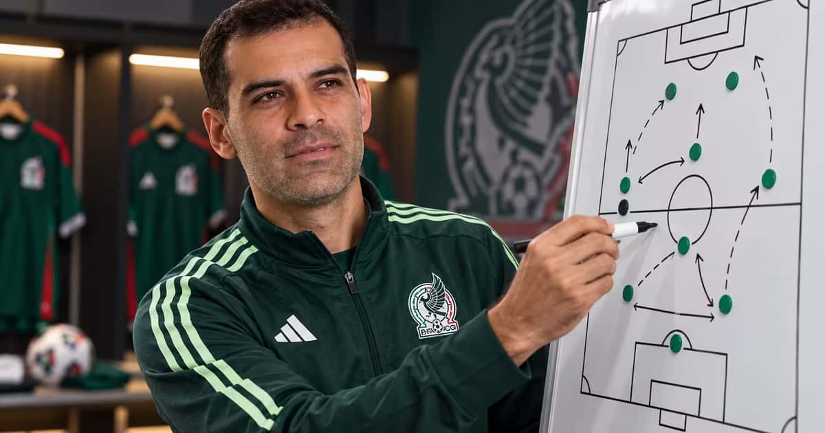 Rafael Márquez ensayó un once con varias modificaciones mientras espera la evolución física de Santiago Giménez y Jéremy Márquez.