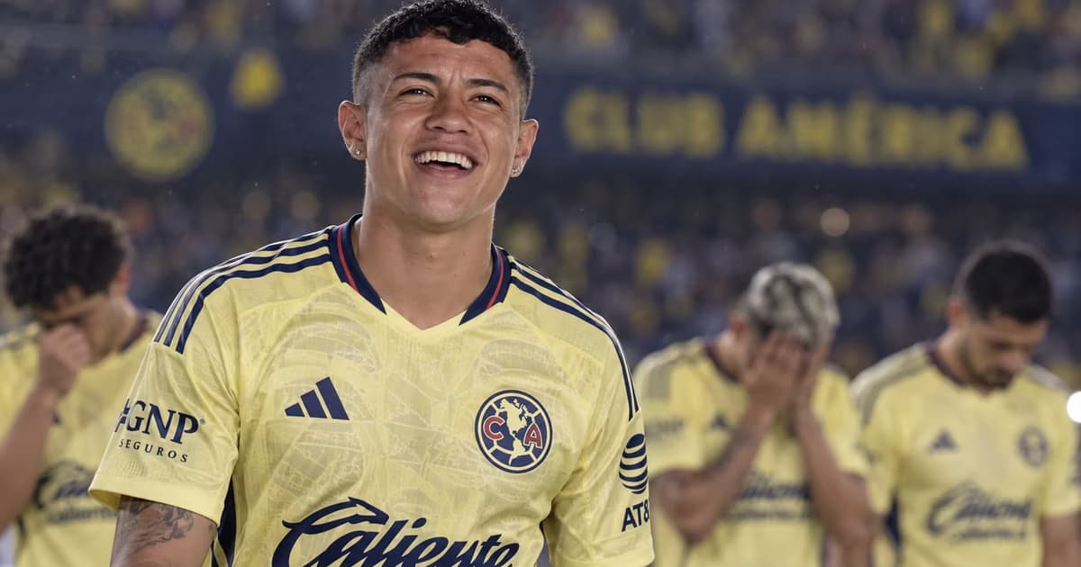 Emilio Lara fue captado conversando entre risas con Díber Cambindo después de que León derrotara 1-0 al América.