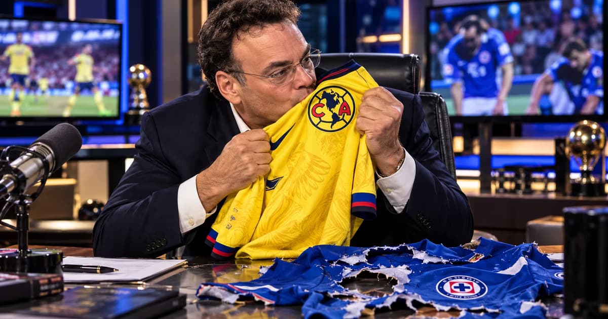 David Faitelson festejando los 110 años