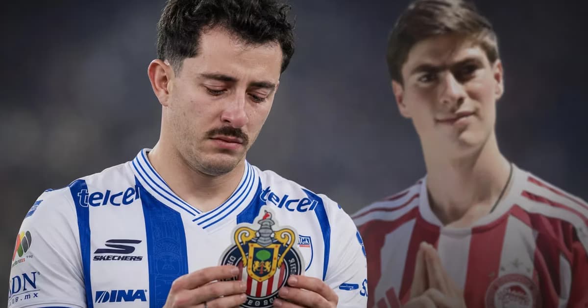 Alan Mozo sosteniendo el escudo de Chivas y Armando González de fondo.
