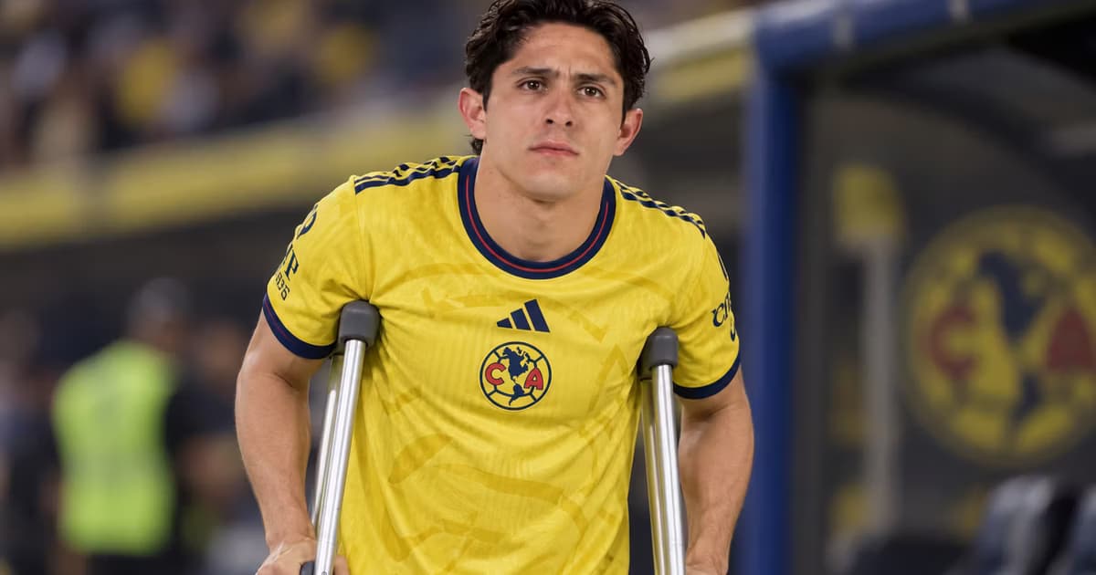 Alan Cervantes quedó fuera de la primera convocatoria de Rafael Márquez por una molestia muscular y abrió una nueva competencia en el mediocampo mexicano.