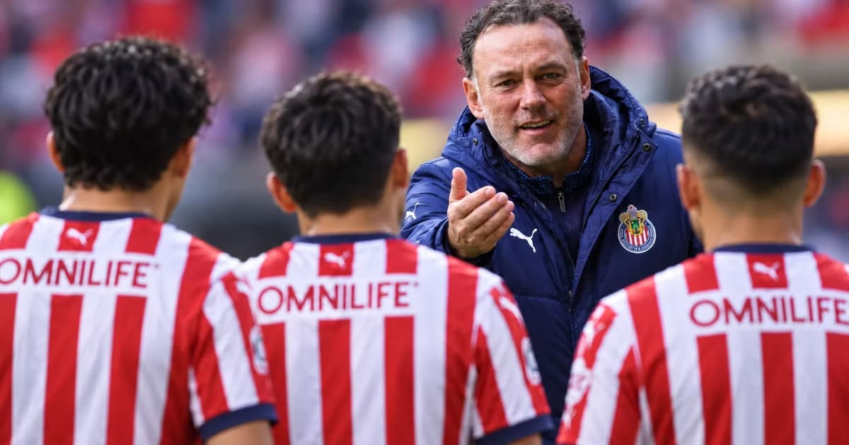 José Castillo, Miguel Gómez y Miguel Tapias viajaron con Chivas a Oakland después de superar sus respectivos problemas físicos.