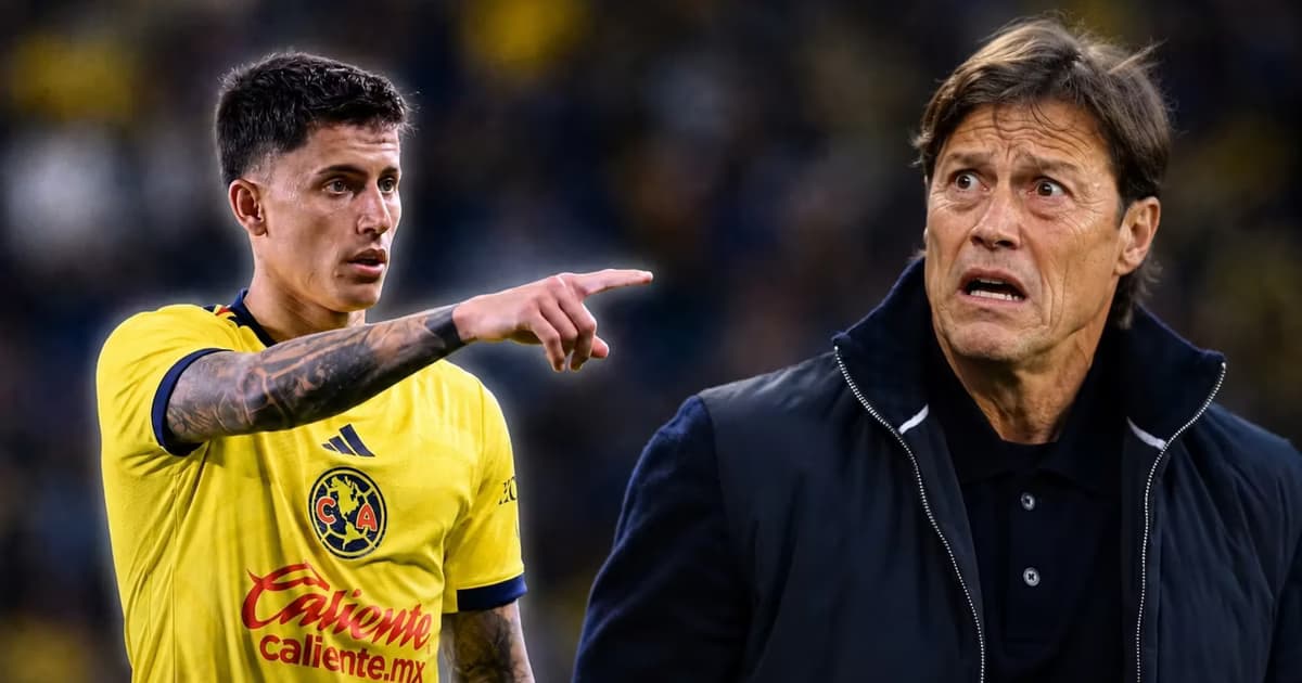 Brian Rodríguez señalando a Matías Almeyda que se ve temeroso.