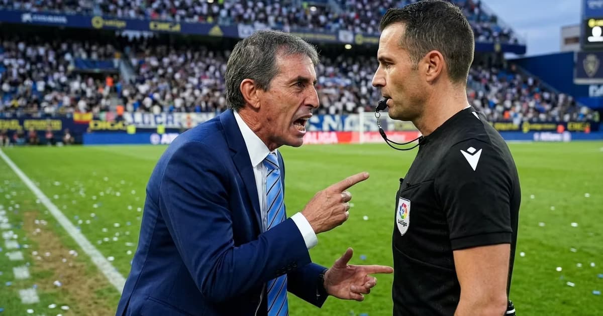Guillermo Almada se mostró inconforme con las constantes interrupciones durante el América ante Austin FC y también reconoció las dificultades que provocaron el calor y la humedad.