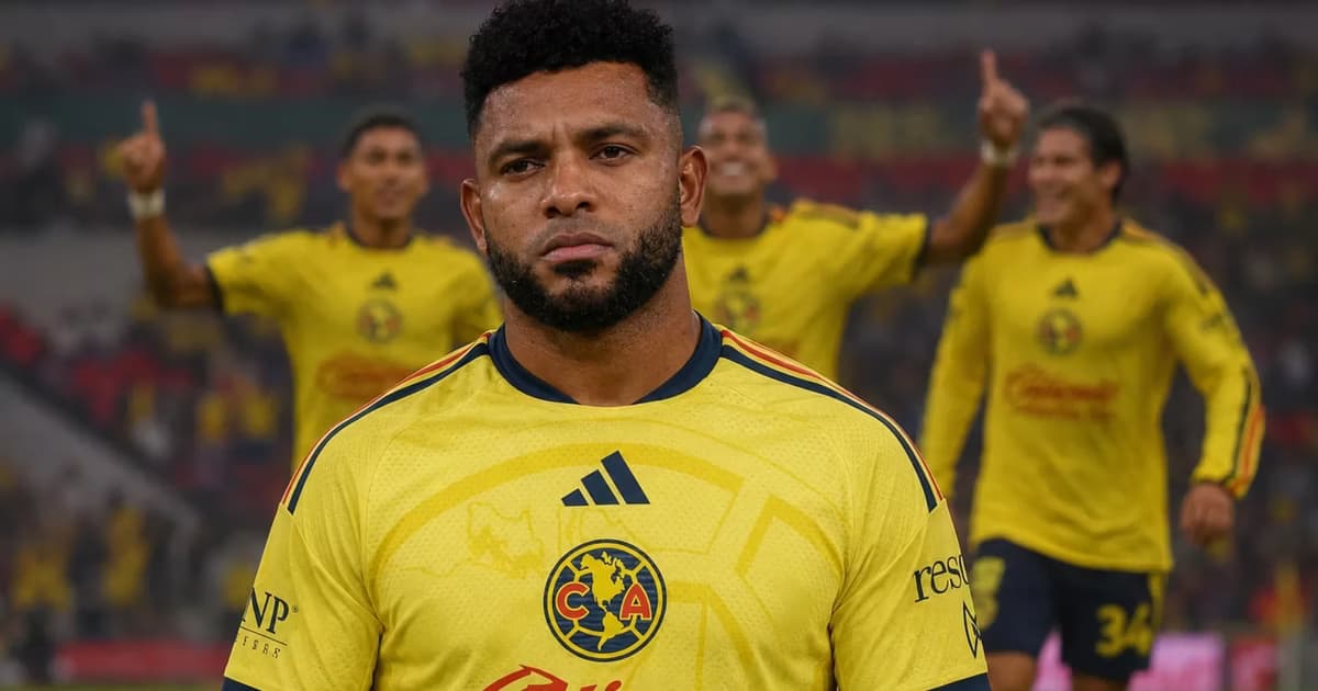 Miguel Borja triste viendo hacia el frente.