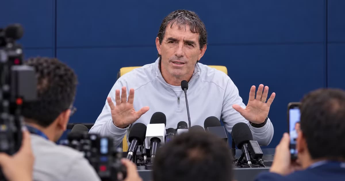 Guillermo Almada en rueda de prensa