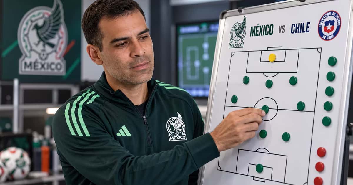 Rafa Márquez podría apostar por Álex Padilla, Armando González y Santiago Sandoval en el posible once de México para enfrentar a Chile.