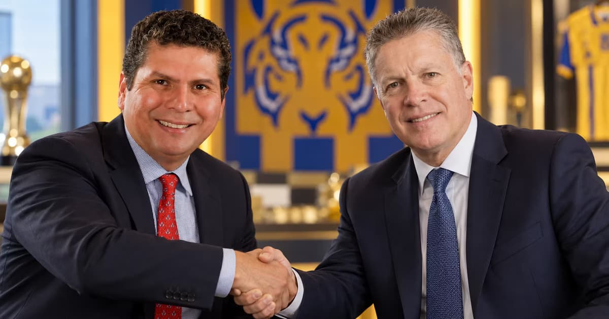 Ricardo Peláez y Víctor Manuel Vucetich ya compartieron responsabilidades deportivas durante su etapa en Chivas.