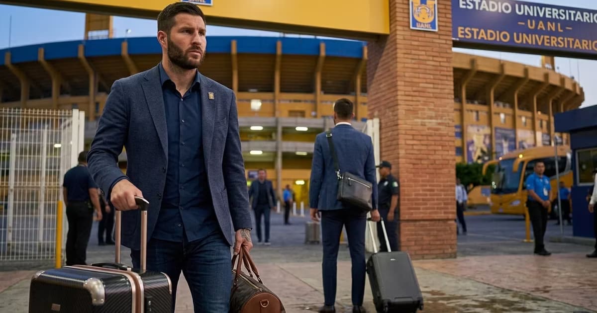 Alan Pulido se formó en Tigres, ganó la Liga MX y la Copa MX con los felinos y actualmente se encuentra como agente libre.