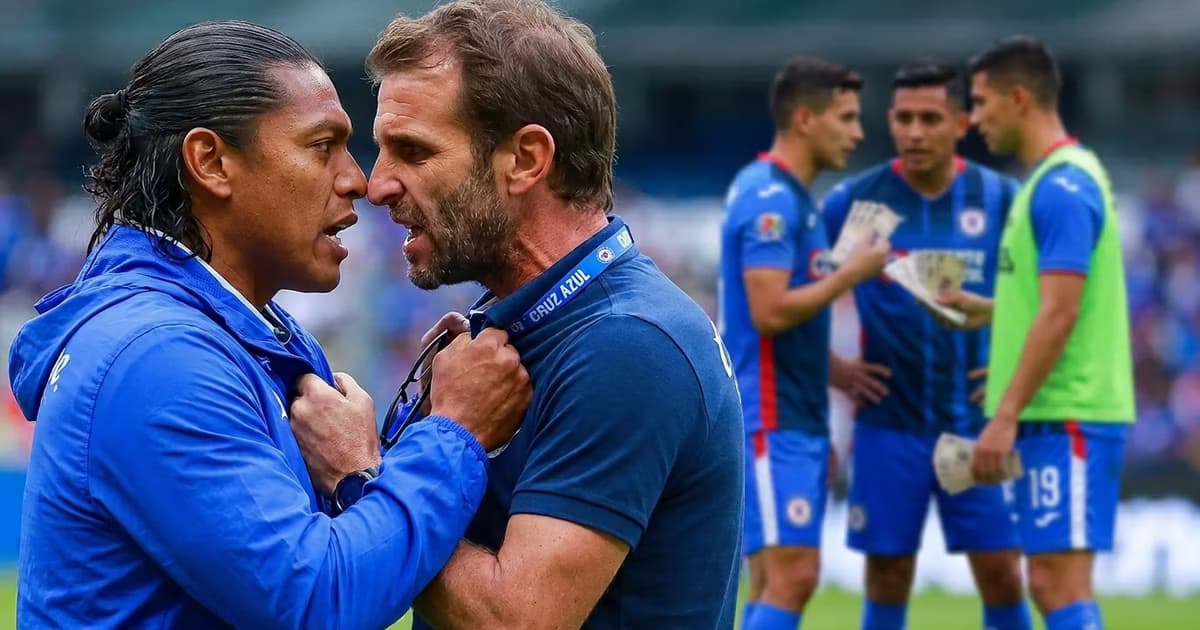 Iván Alonso y Joel Huiqui están bajo presión después de la racha negativa de Cruz Azul y las versiones que apuntan a problemas en la gestión del plantel.