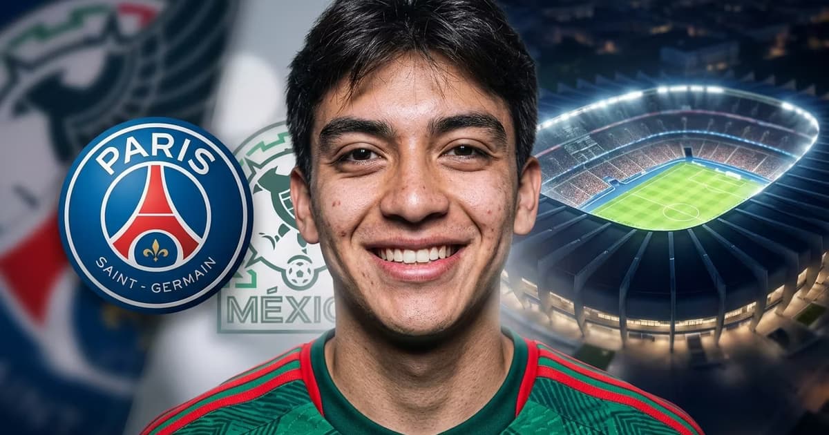Gilberto Mora sonriendo y a la izquierda el escudo de Paris Saint Germain y México, a la derecha un estadio.