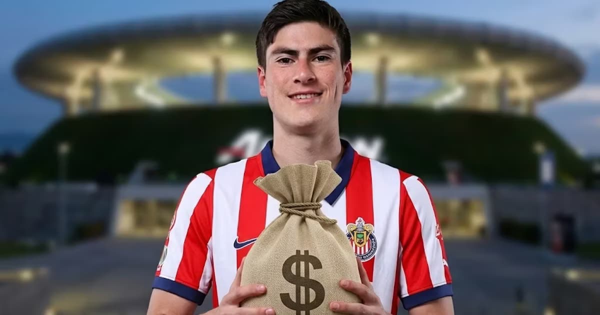 Chivas negocia la posible salida de Armando González al Olympiacos y busca conservar participación económica en una futura venta del delantero mexicano.