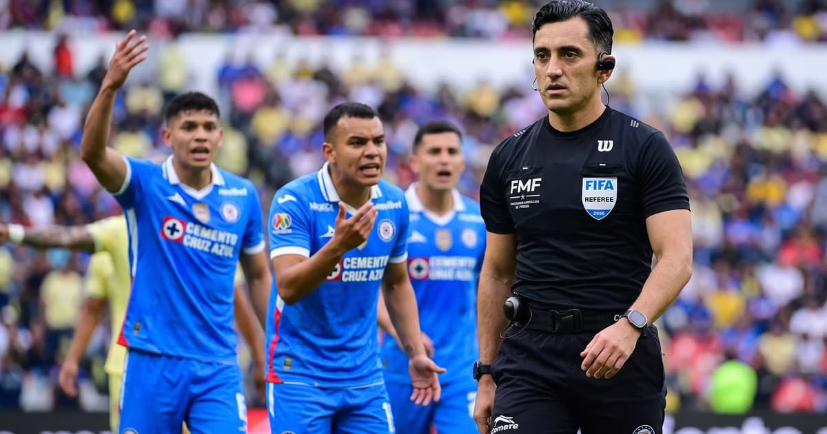 Polémica arbitral en el Pumas vs. Cruz Azul