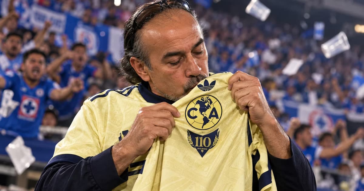 Potro Gutiérrez en la fiesta de los 110 años del Club América