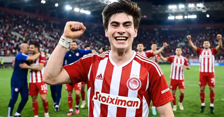Armando González anotó el gol más extraño para el Olympiacos ante el Sparta Praga