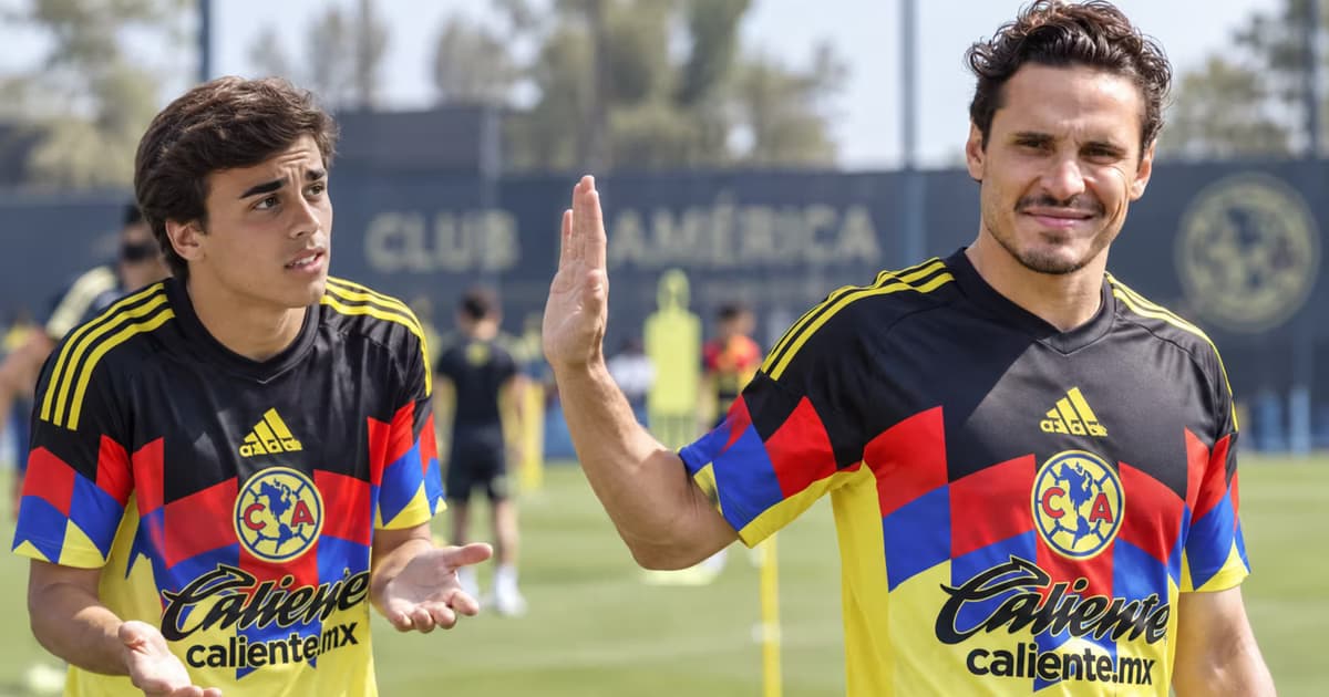 Carlos Álvarez y Raphael Veiga coincidieron en la práctica del América mientras comienza la competencia por un lugar en el ataque azulcrema.