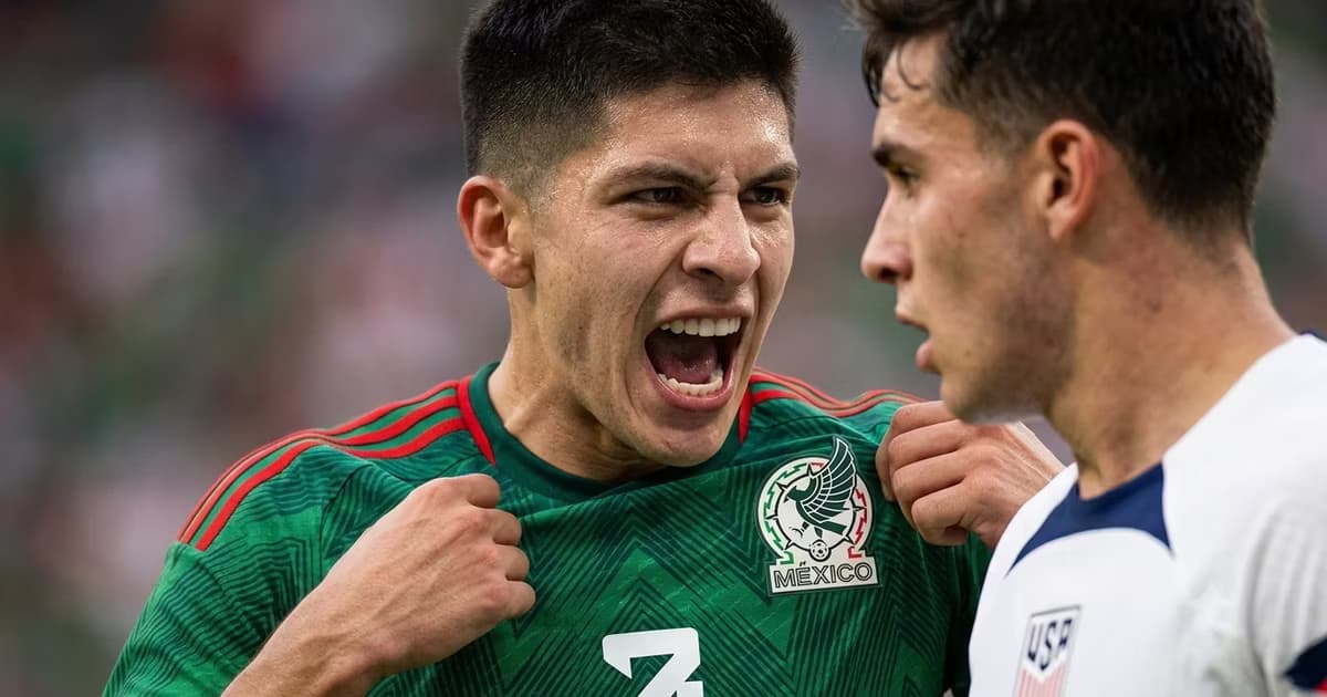 Cristobal Alfaro gritandole el gol a un estadounidense