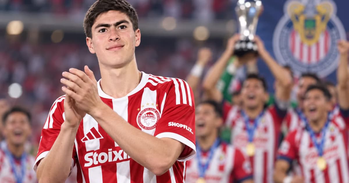 Armando González dejó Chivas para continuar su carrera en Olympiacos, pero mantiene la confianza en el proyecto de Gabriel Milito y en las posibilidades del Rebaño de pelear por el título.