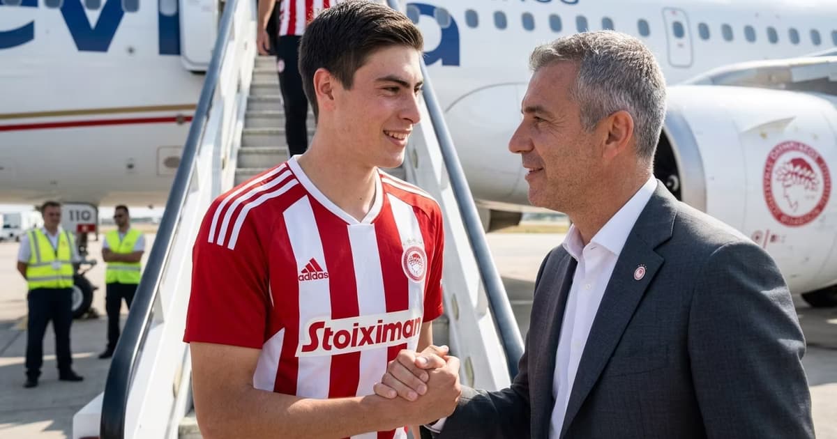 Armando González podría viajar este miércoles a Grecia para completar su transferencia de Chivas al Olympiacos.