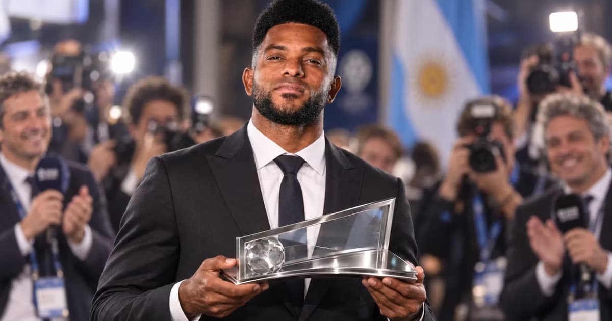 Miguel Borja marcó de chilena ante Chivas y su espectacular definición provocó elogios de El Gráfico, Clarín y Olé en Argentina.