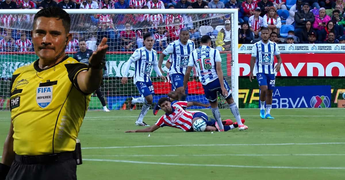 Fernando Guerrero y jugada de fondo.