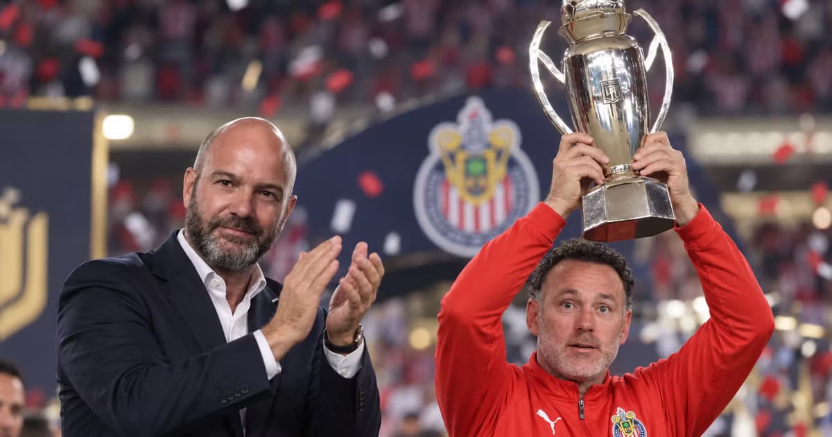 Luis García Postigo colocó a Chivas entre sus principales candidatos al campeonato después del empate frente al América.