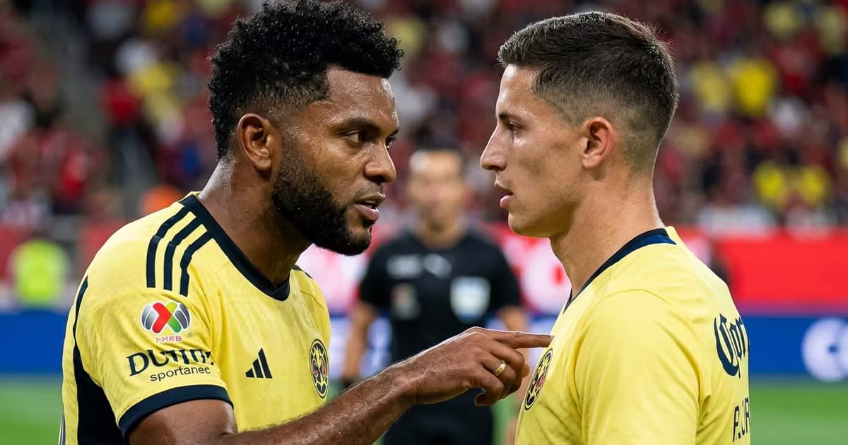 Miguel Borja le hizo un reclamo a Brian Rodríguez después de una de las últimas jugadas del Clásico Joven.
